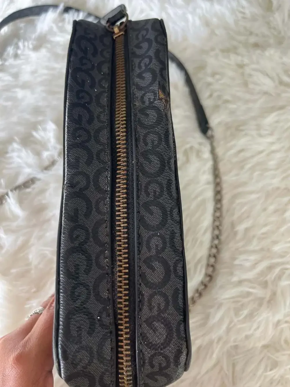 GBG Los Angeles Logo Print Black Crossbody Bag with Chain Strap